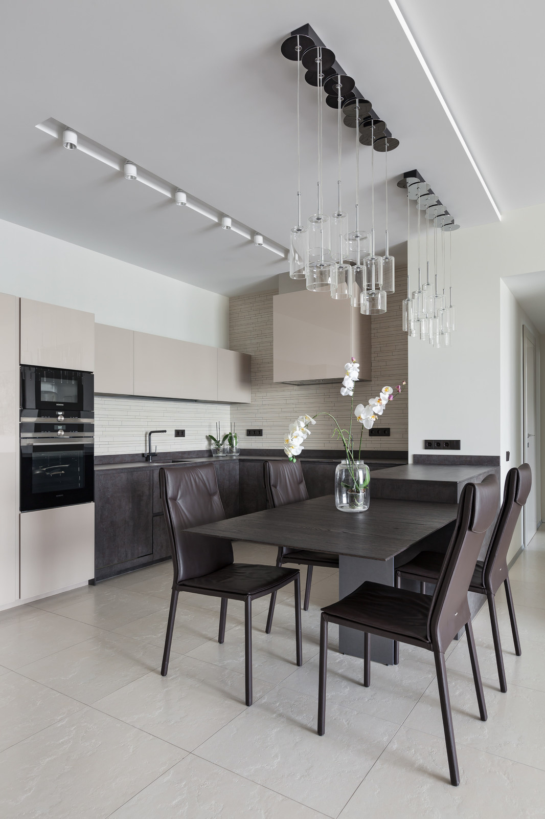 Houzz Белоруссия: Квартира в оттенках шоколада в центре Минска