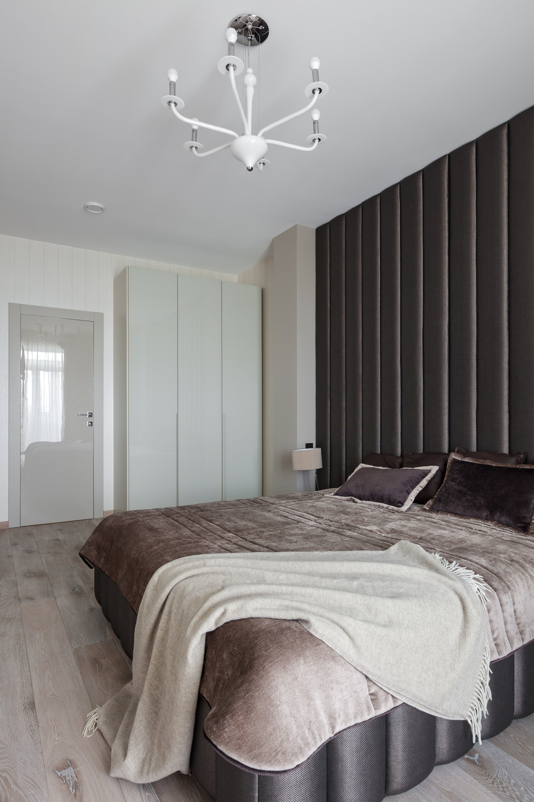 Houzz Белоруссия: Квартира в оттенках шоколада в центре Минска