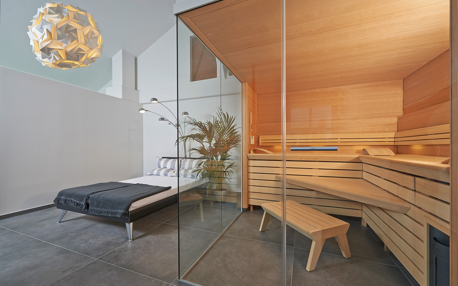 Обложка проекта: Сауна Lounge Q от KLAFS на мансарде городской виллы в Рейнланд-Пфальце.