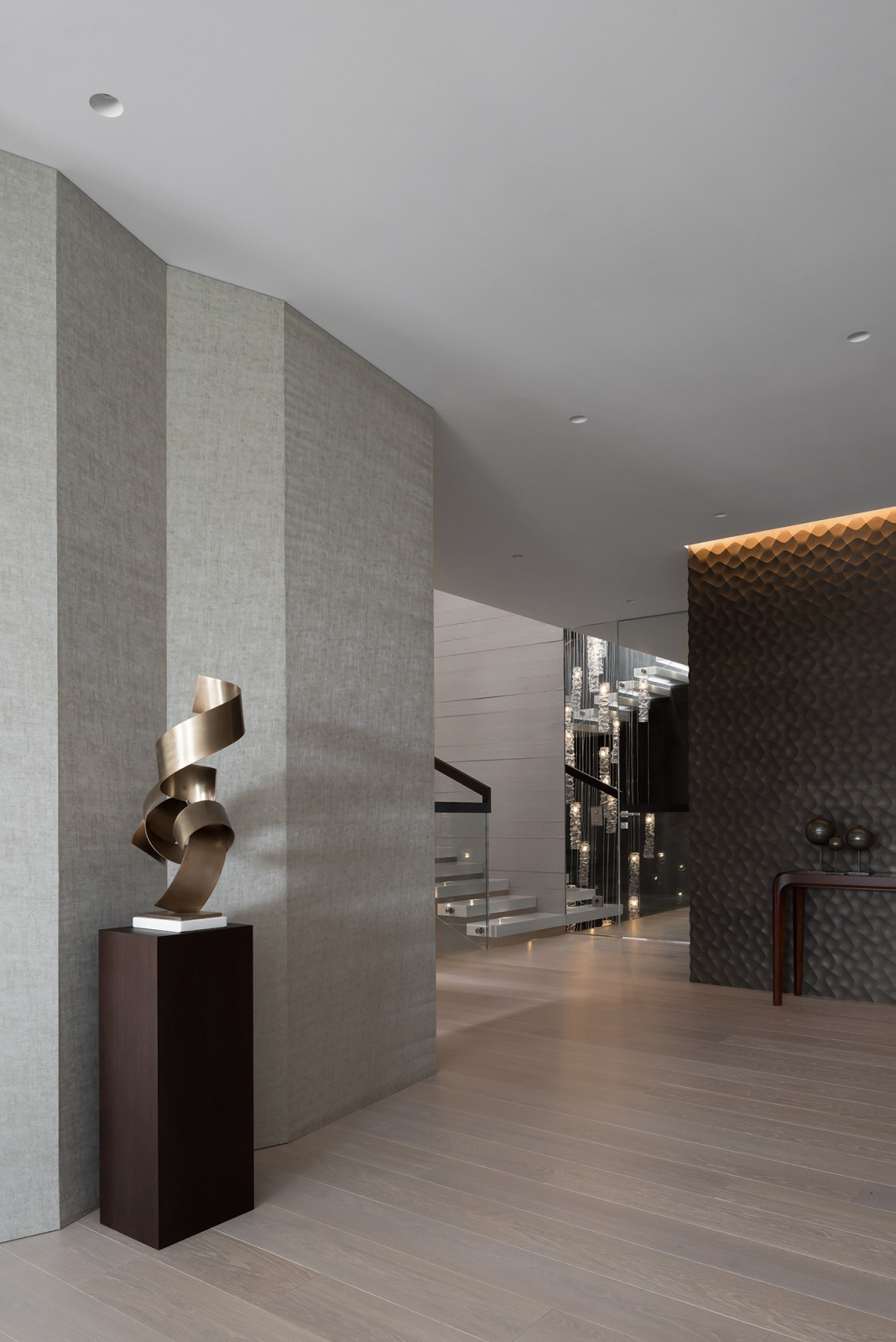 Интерьеры загородного дома в поселке Монтевиль