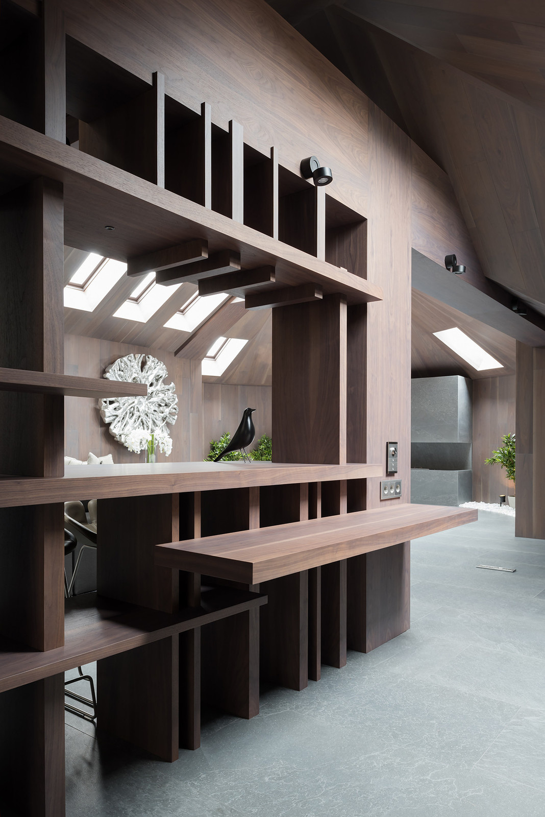 Интерьеры загородного дома в поселке Монтевиль