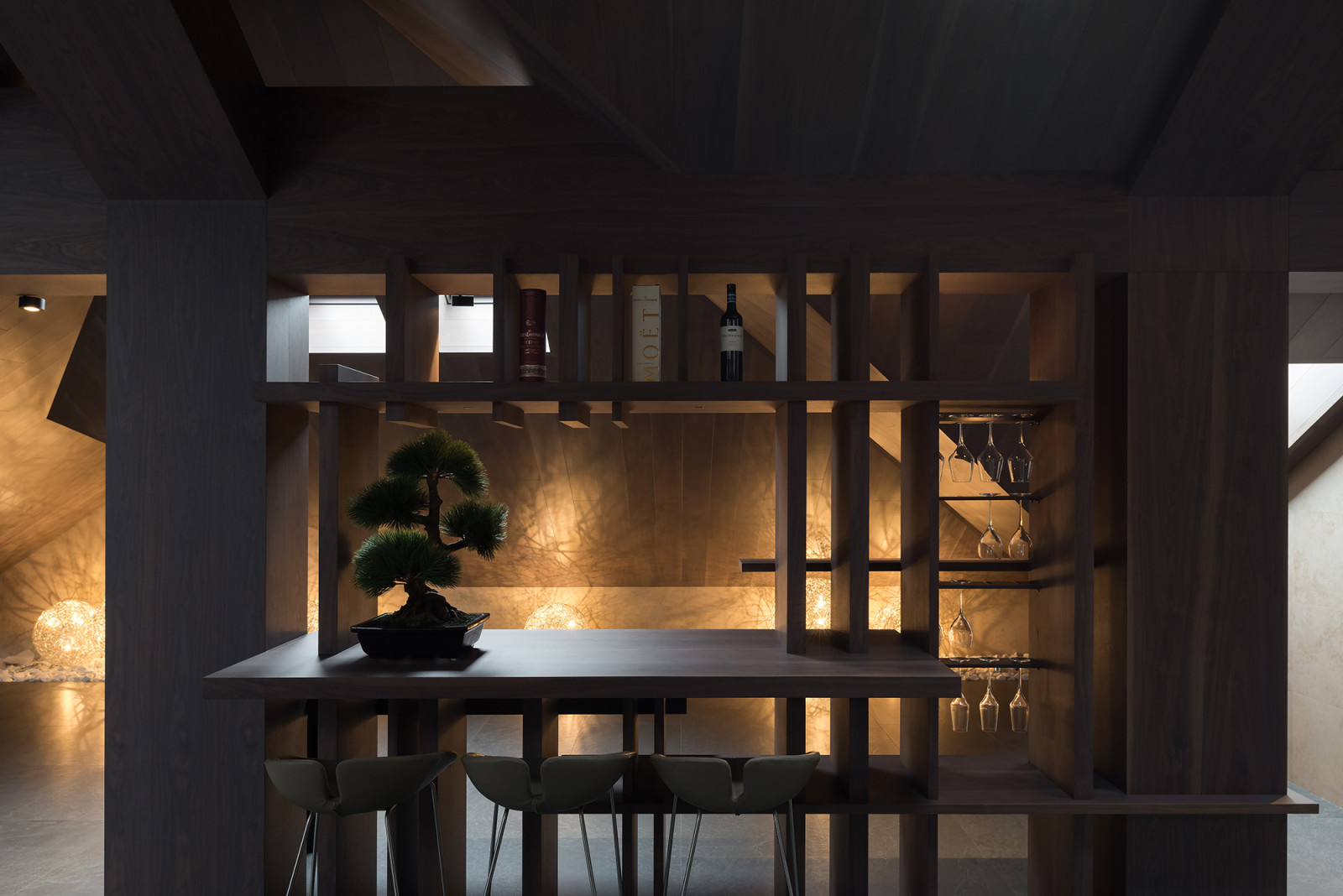 Интерьеры загородного дома в поселке Монтевиль