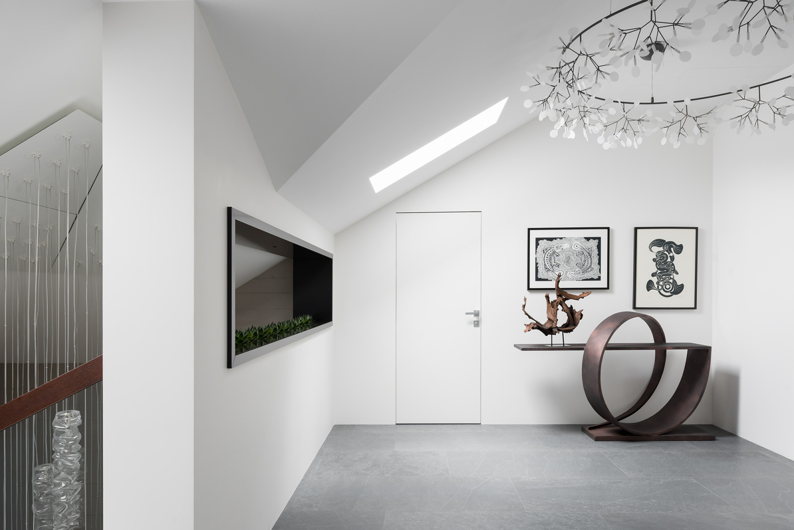 Интерьеры загородного дома в поселке Монтевиль