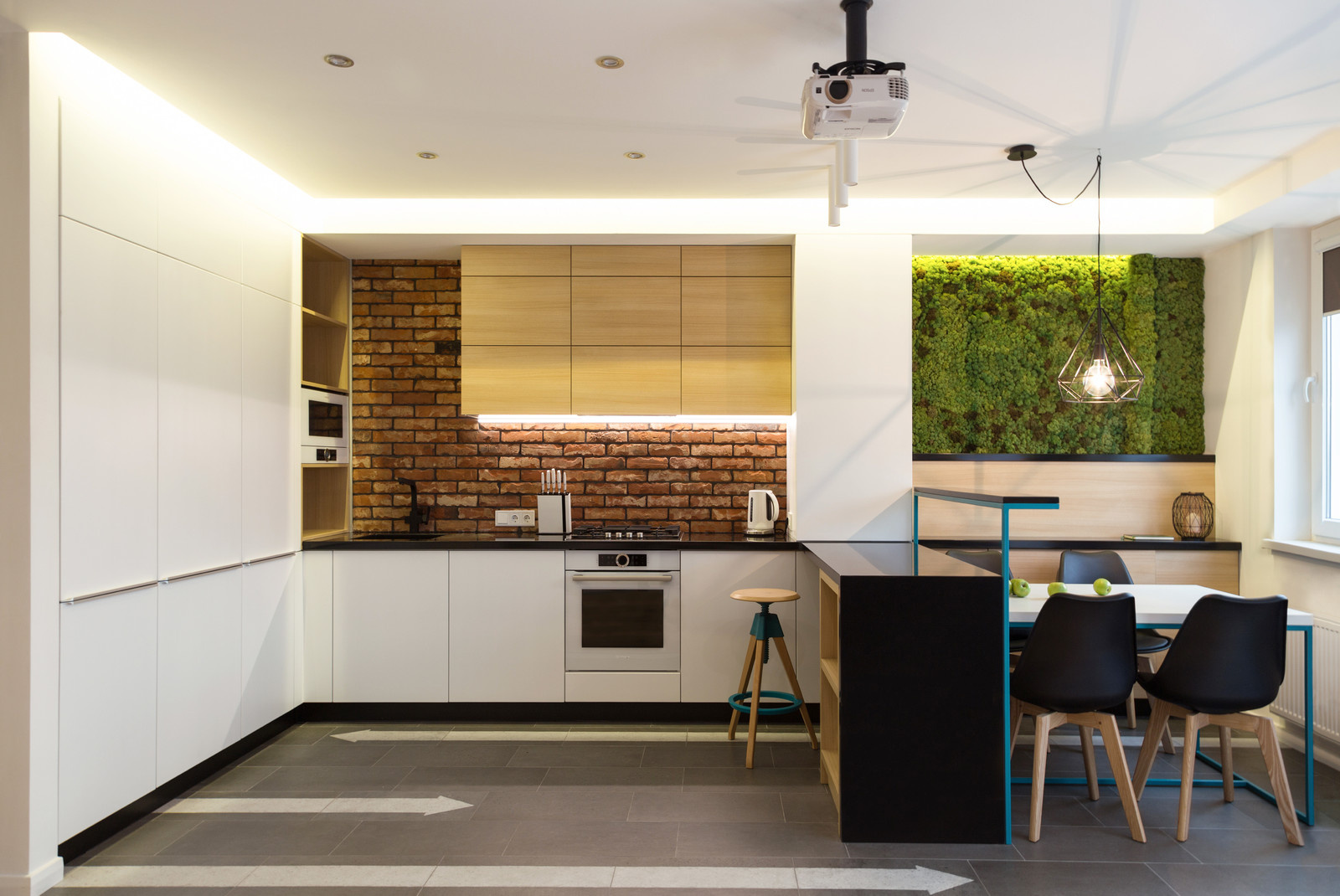 Houzz тур: Квартира в Калининграде для холостого бармена