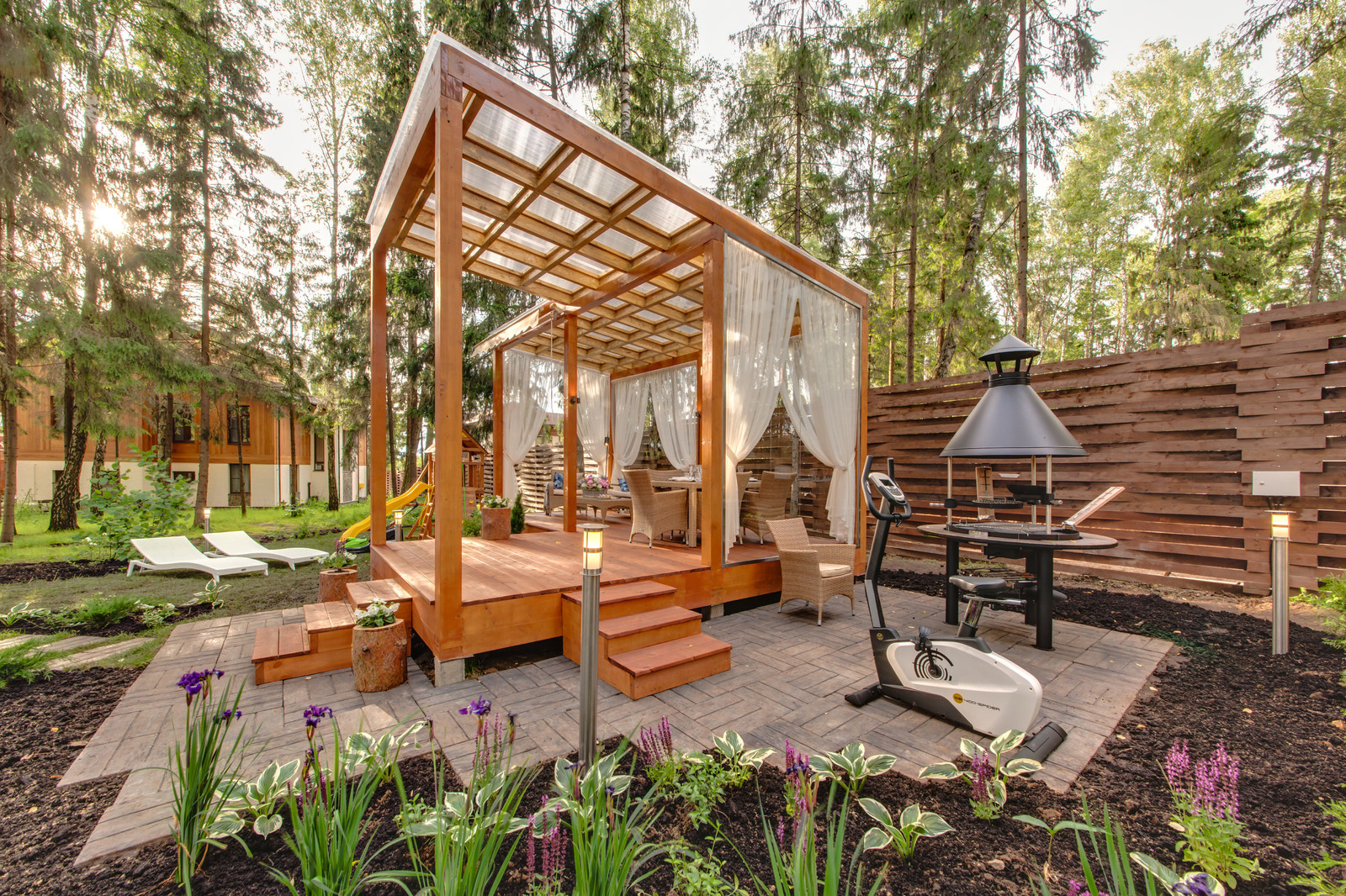 Проект недели: Беседка для семьи актрисы Татьяны Лютаевой