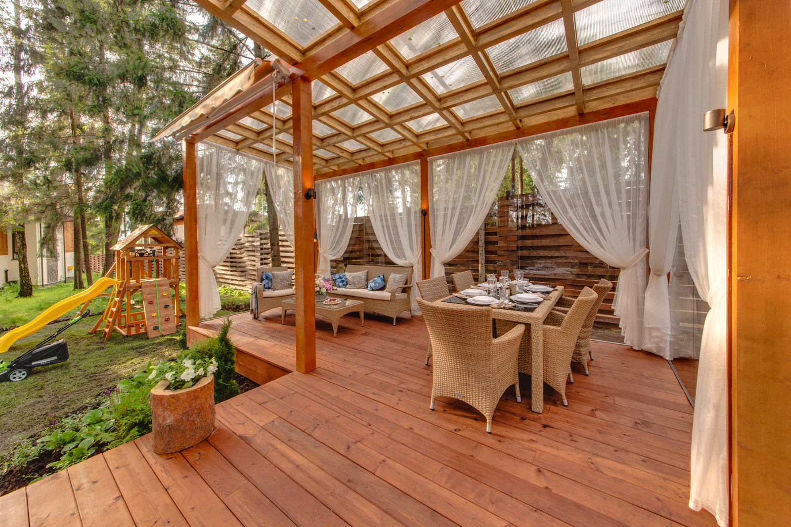 Проект недели: Беседка для семьи актрисы Татьяны Лютаевой