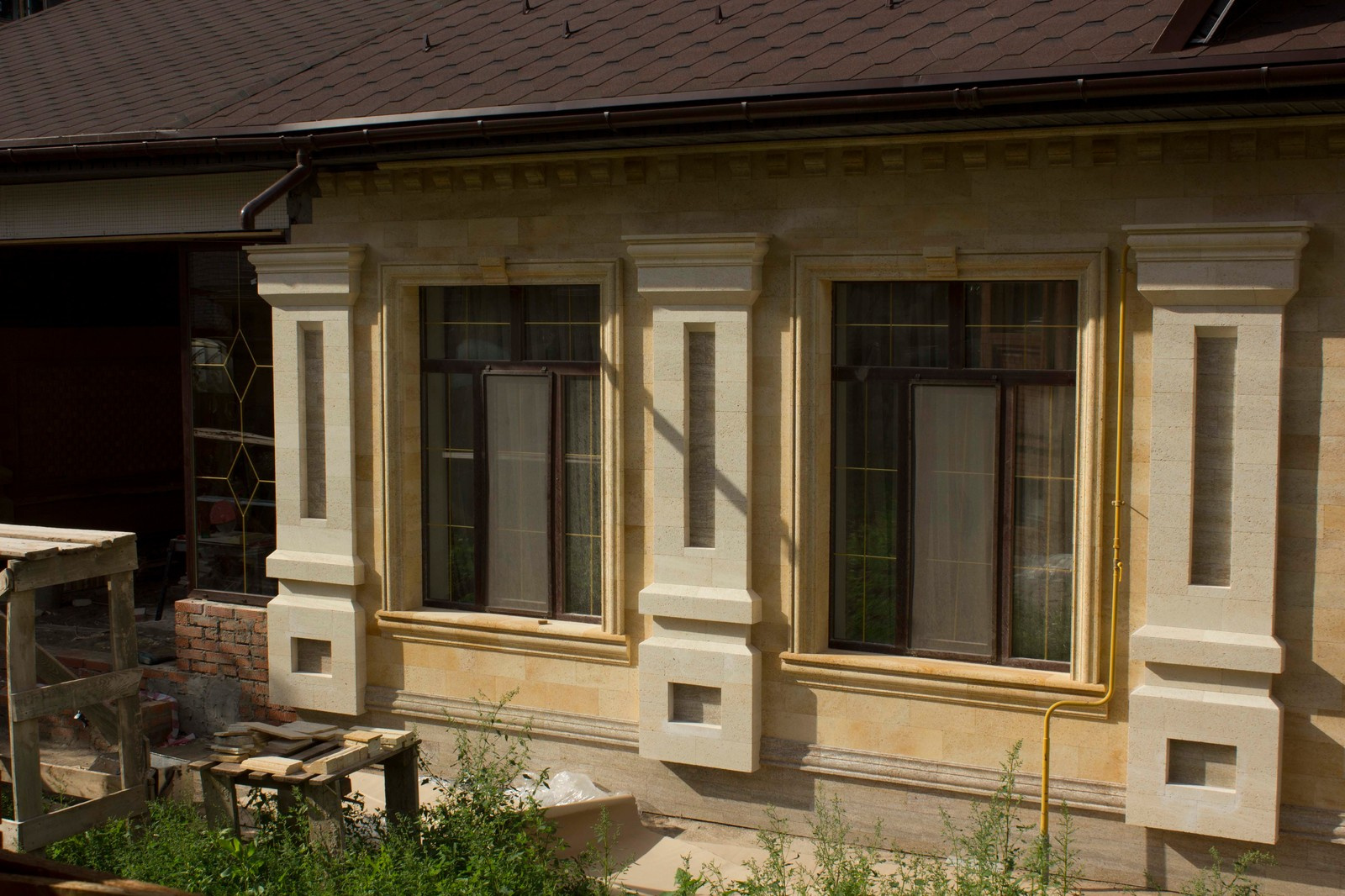 Обложка проекта: Облицовка природным камнем комплекса для отдыха с беседкой.