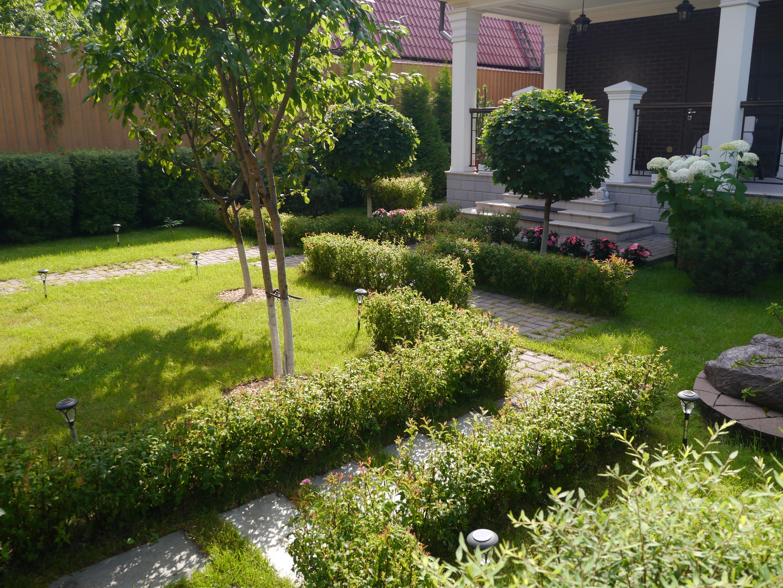 Дворик на 2-х сотках