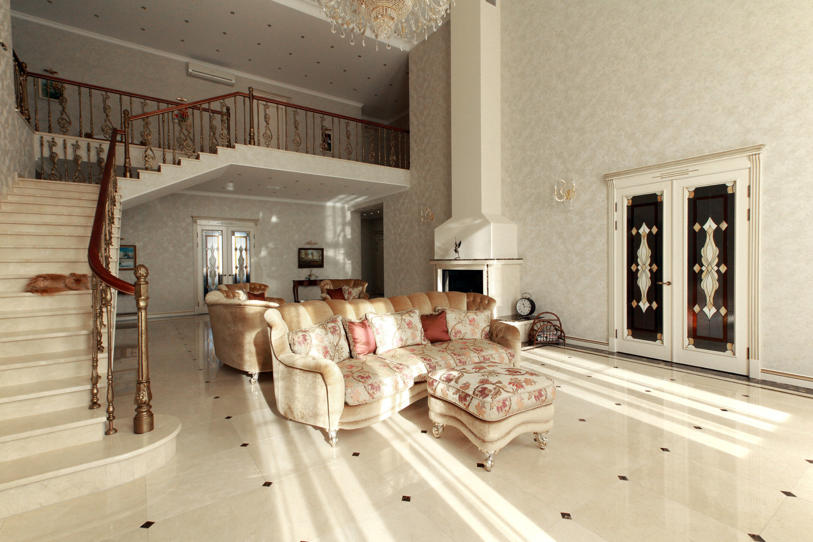 Двери в роскошный дом в г.Краснодаре