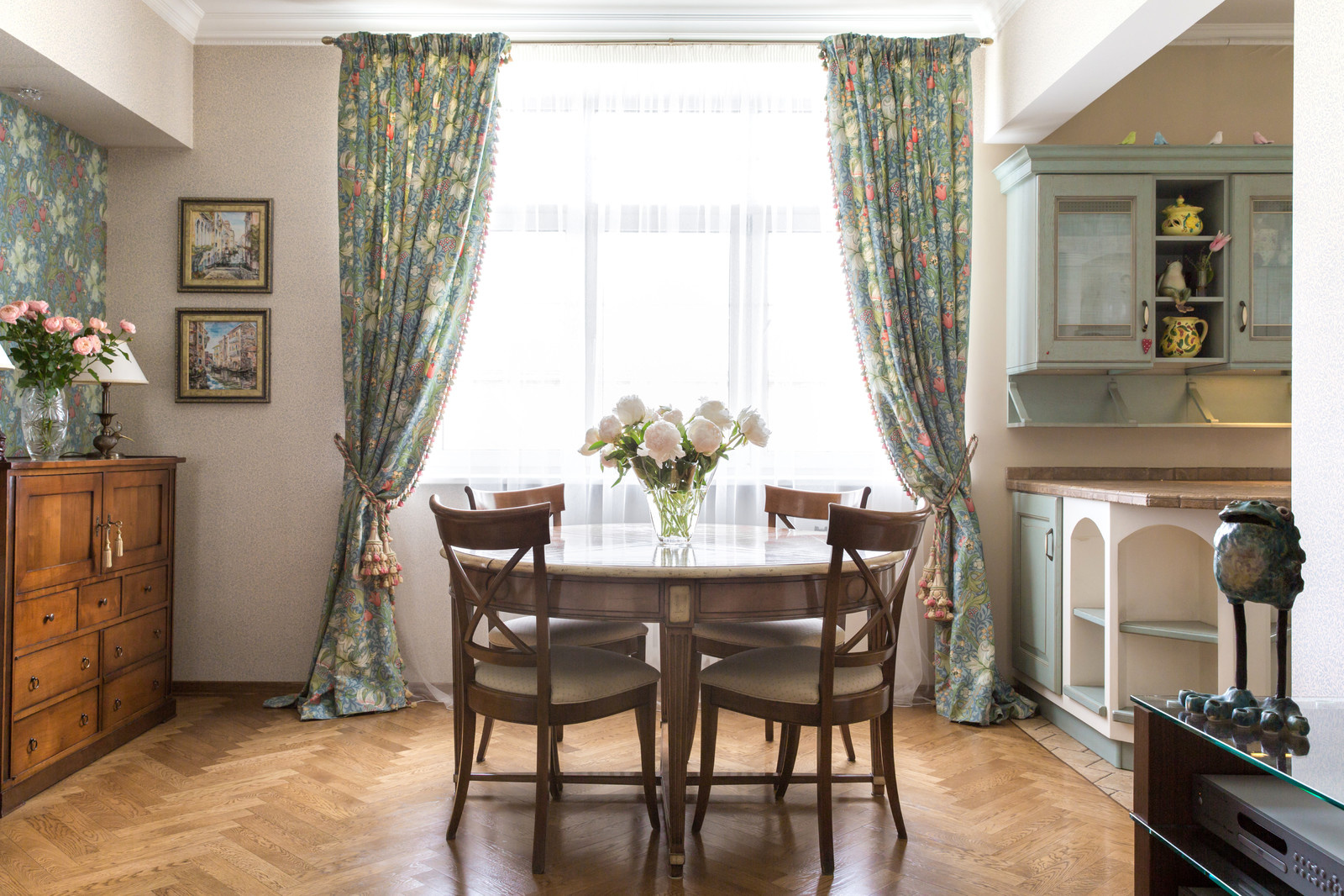 Фоновое изображение профиля Юлия Солнцева