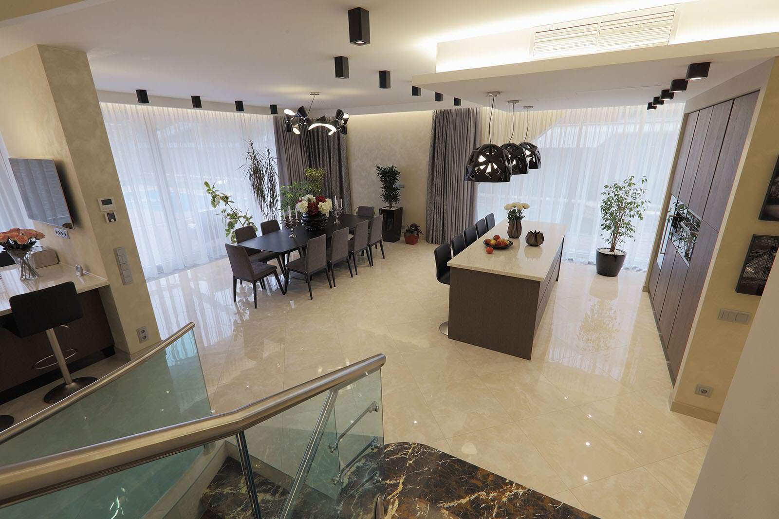 Светлое будущее в поселке Барвиха Хиллс