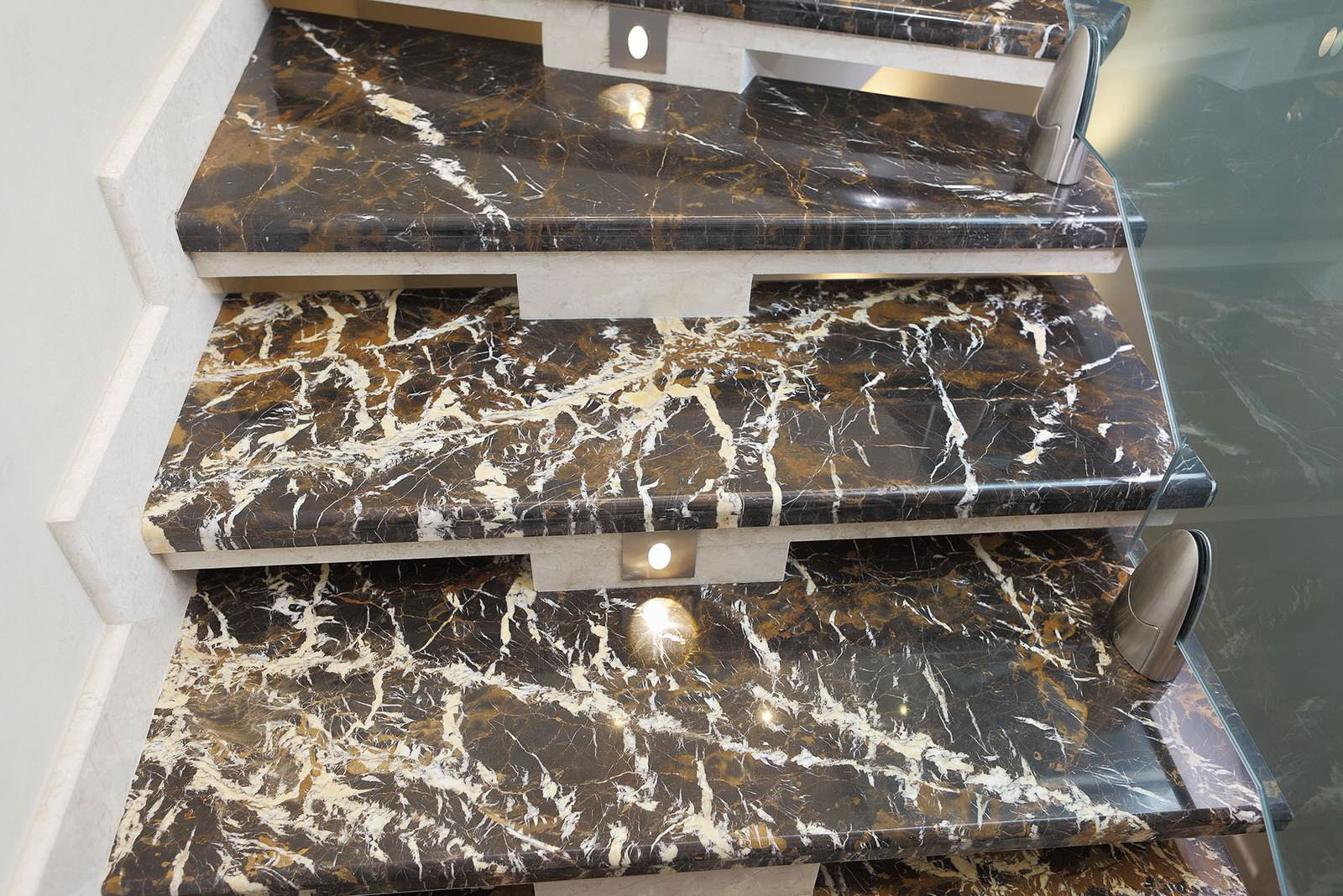 Светлое будущее в поселке Барвиха Хиллс