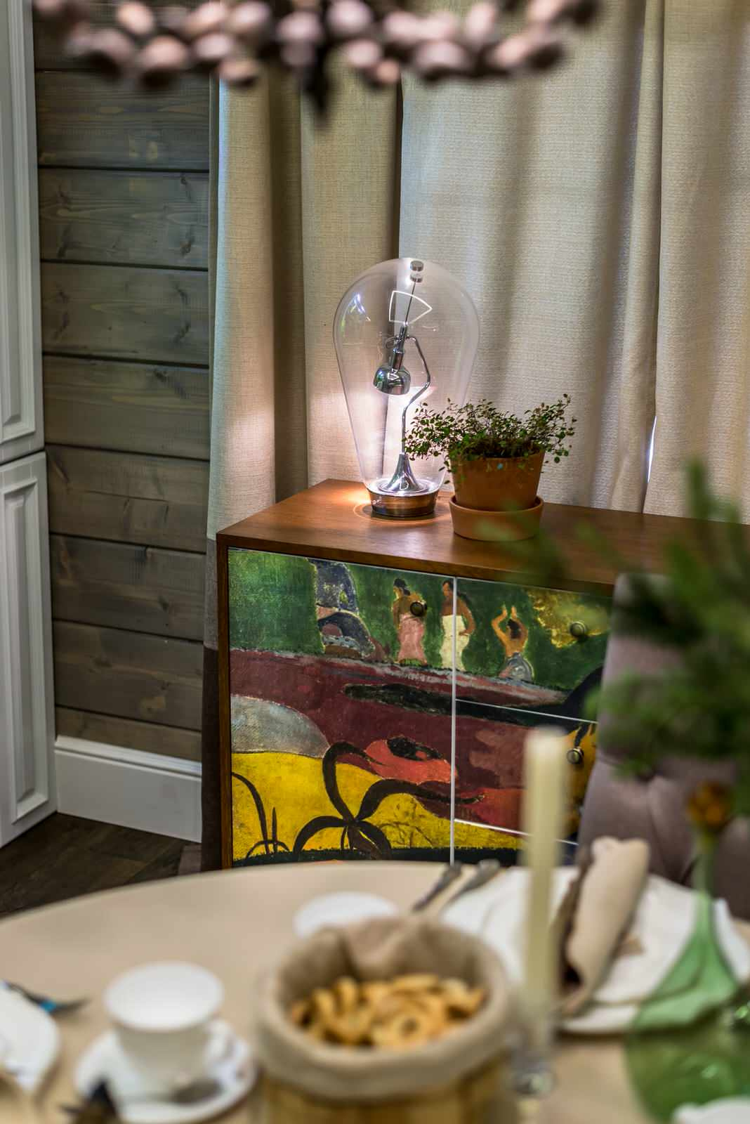 Дачная гостиная с лежанкой