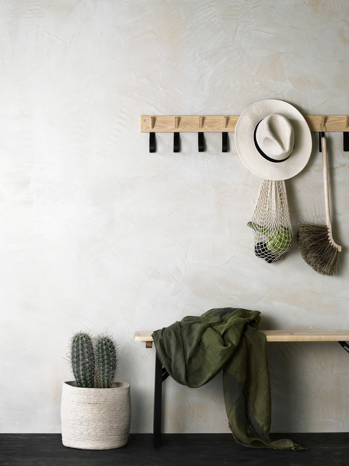 Краски Tikkurila в прихожей