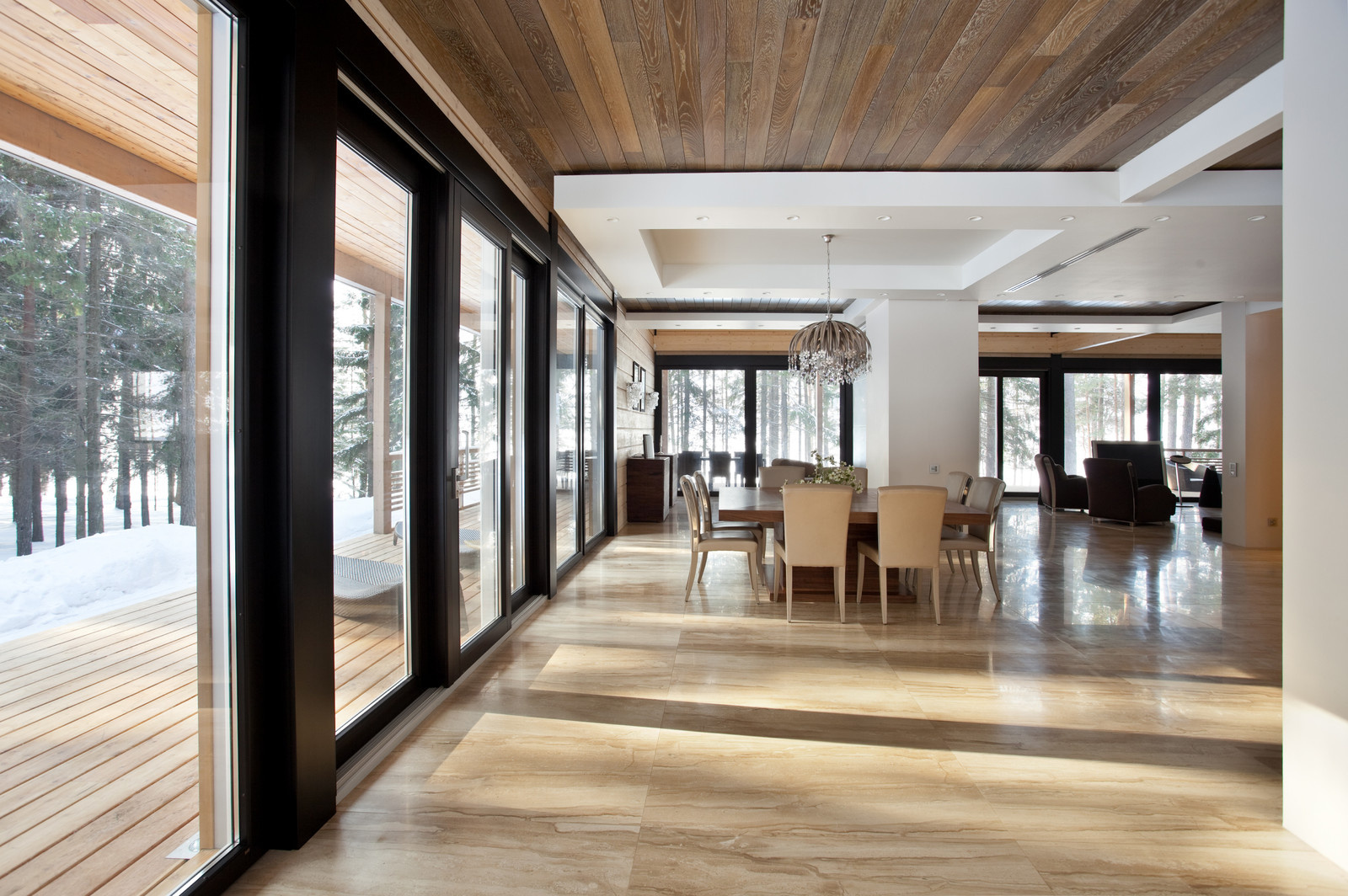 Дом. Массивная доска.