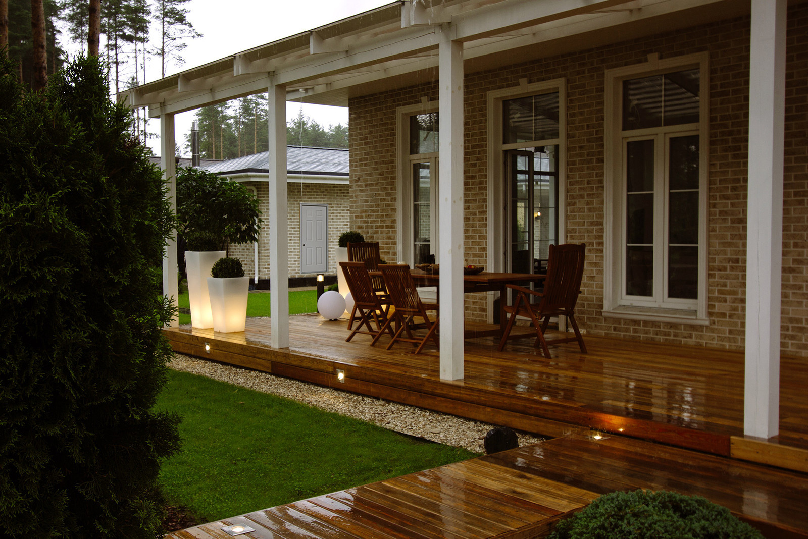 Сад в ''Охтинском парке''.