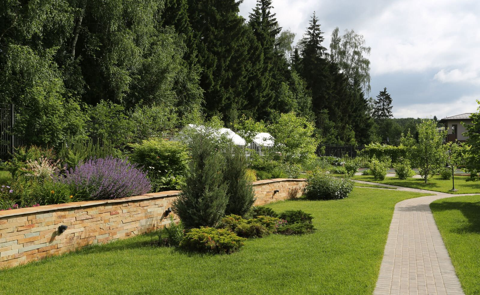 Словно с картины сошедший