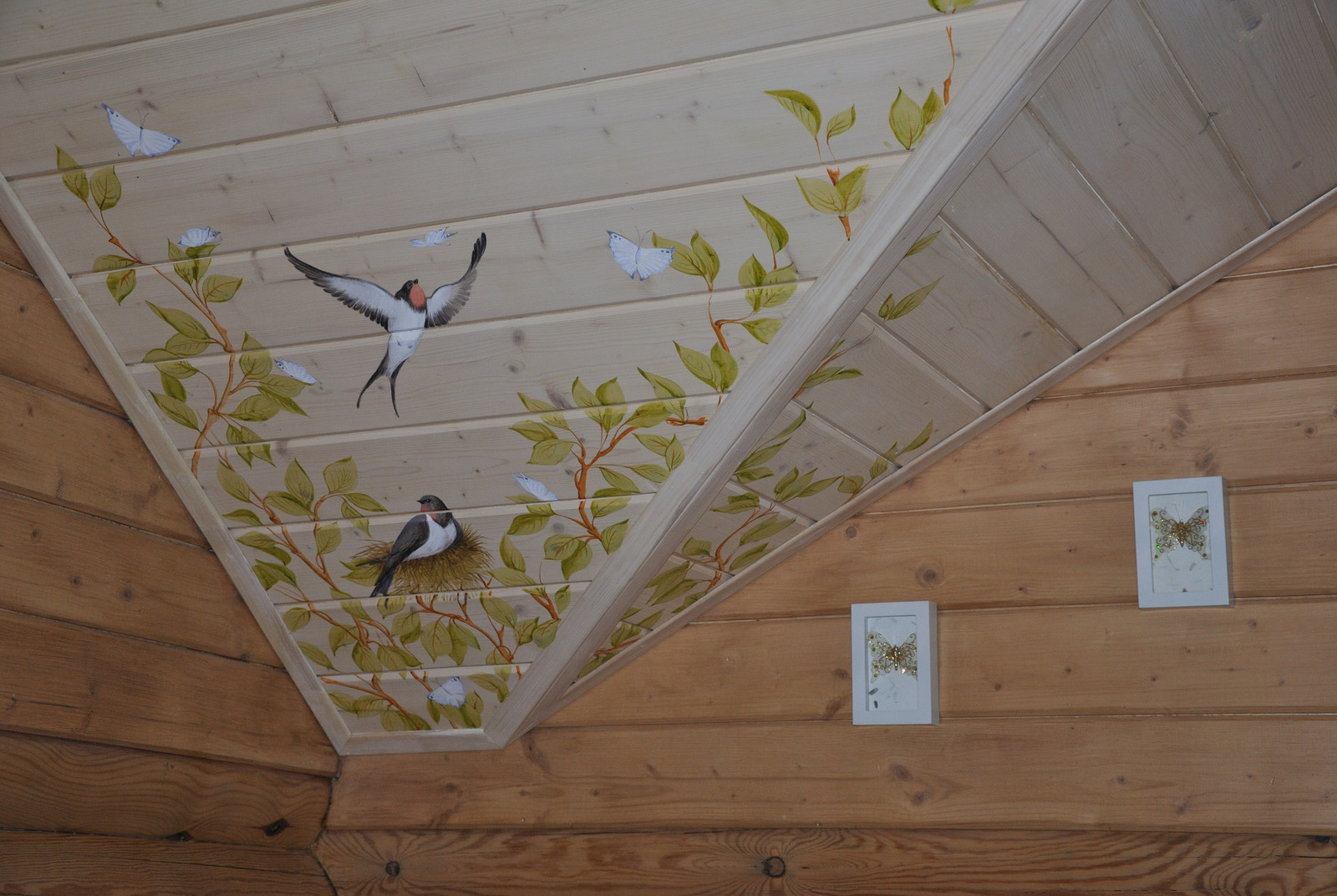 роспись в интерьере деревянного дома