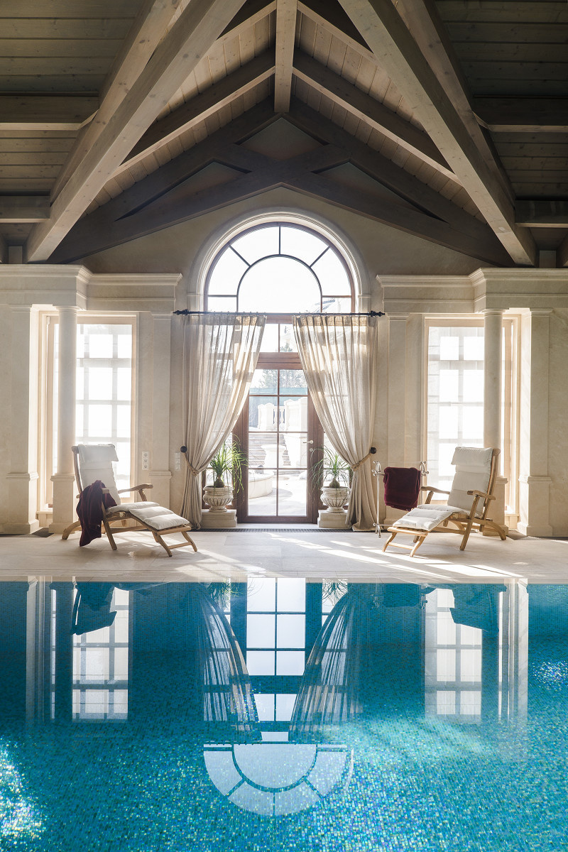 Дом с бассейном. Дизайнер Першхайло Анна
