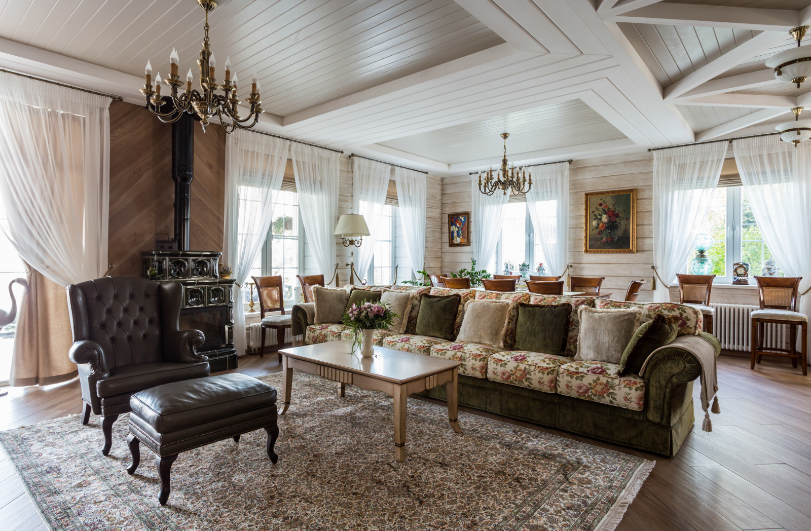 Интерьер загородного дома у моря