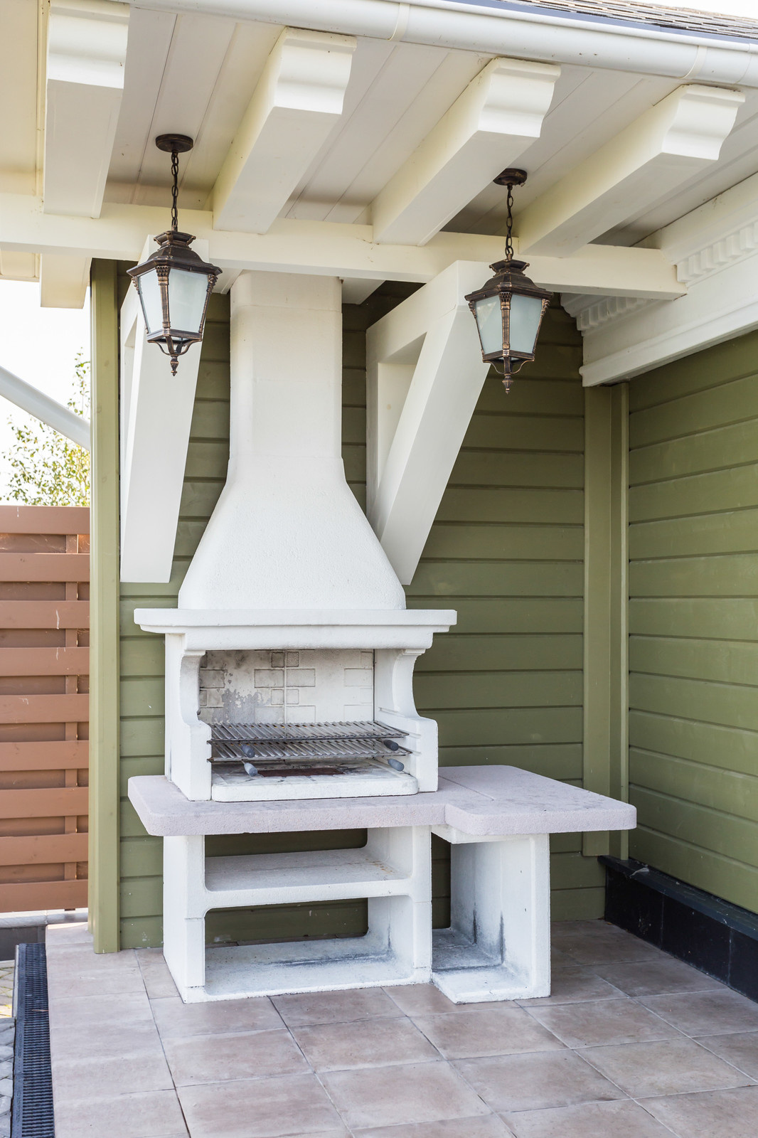 Беседка у моря