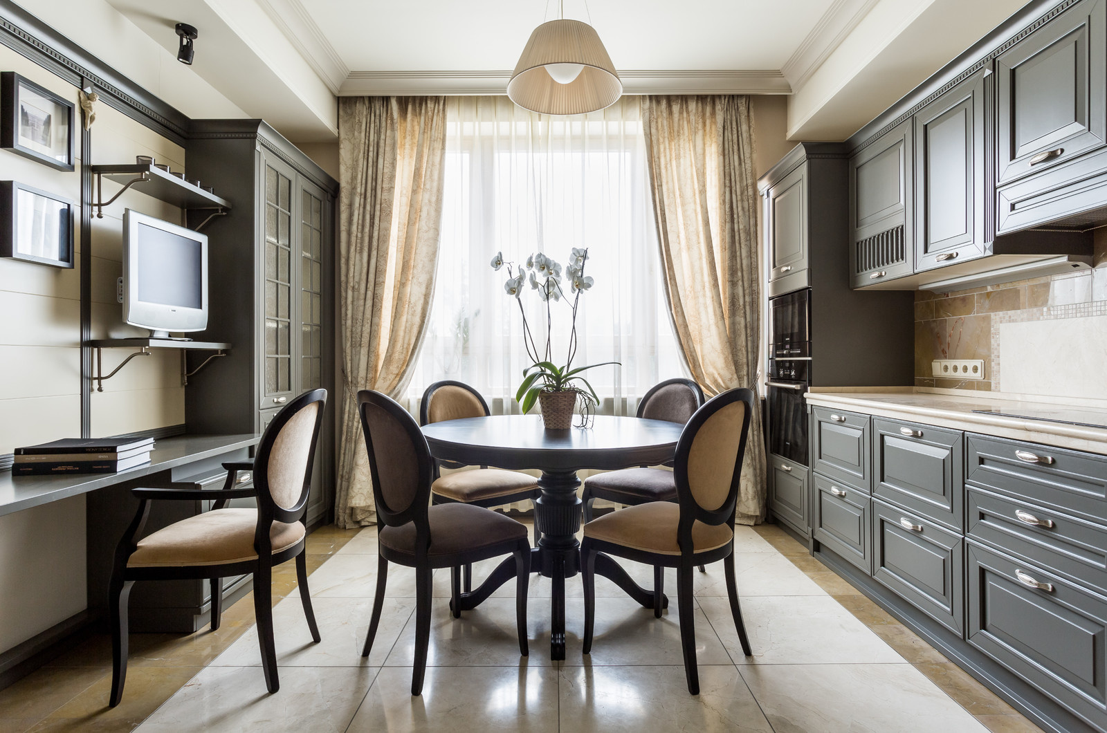 Houzz тур: Неоклассика для двоих