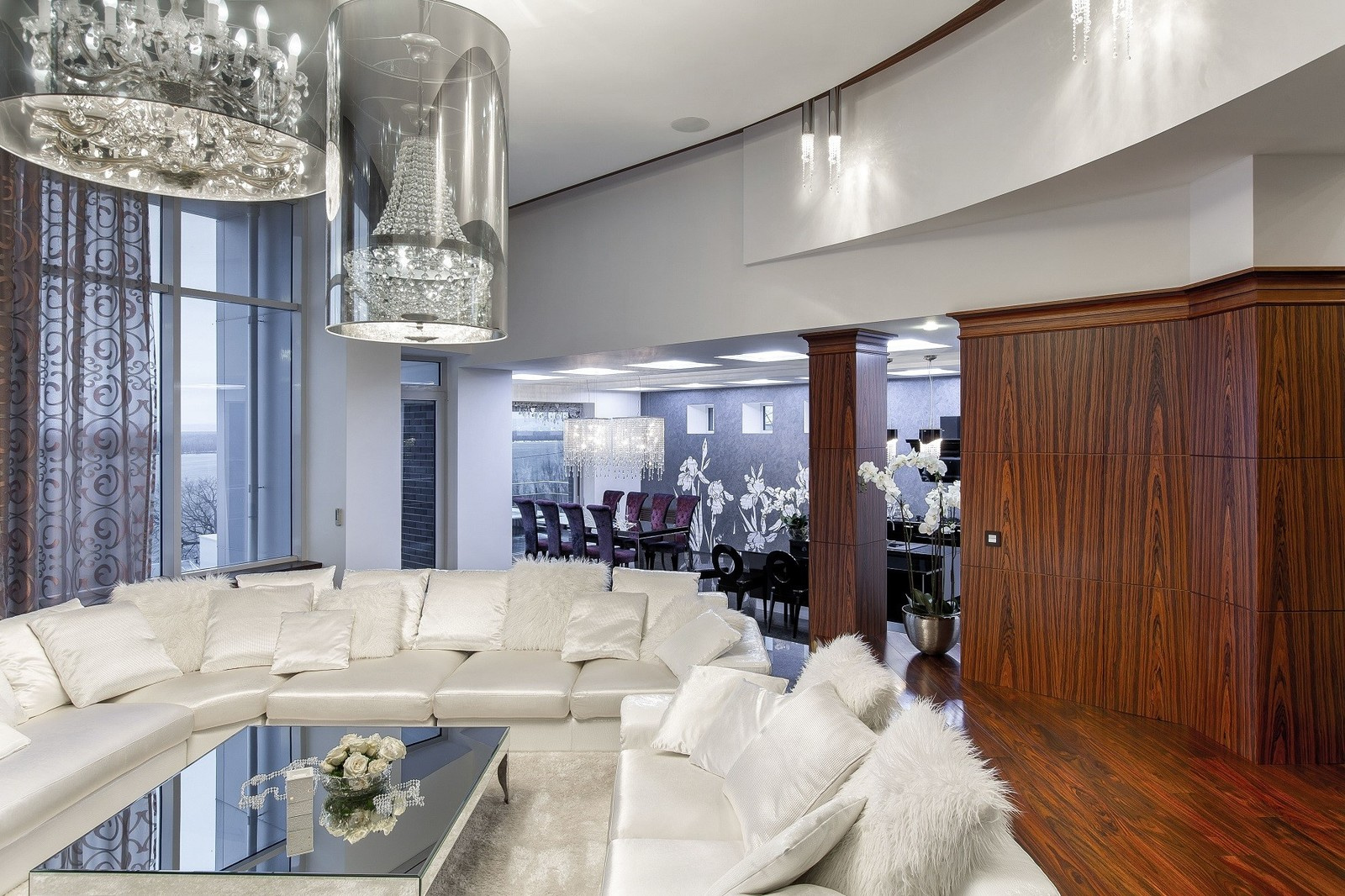 Дом с бассейном