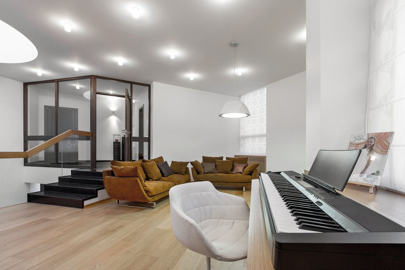 Дом с бассейном