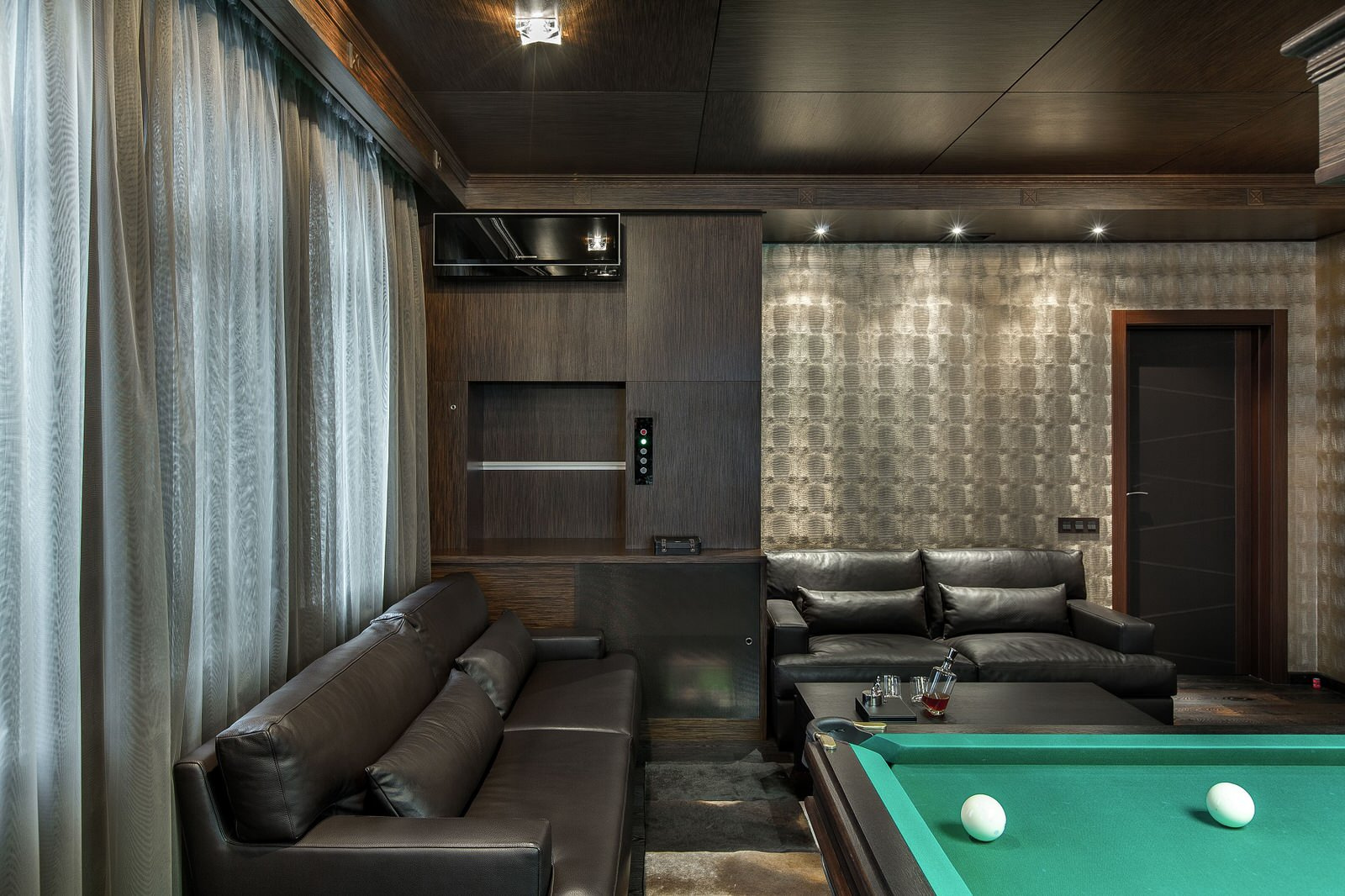 Дом с бассейном