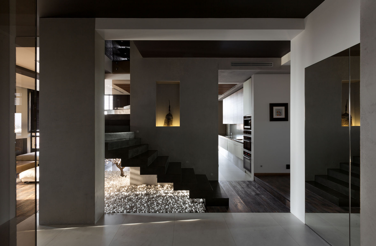 Code of HAPPINESS. Penthouse 23/77