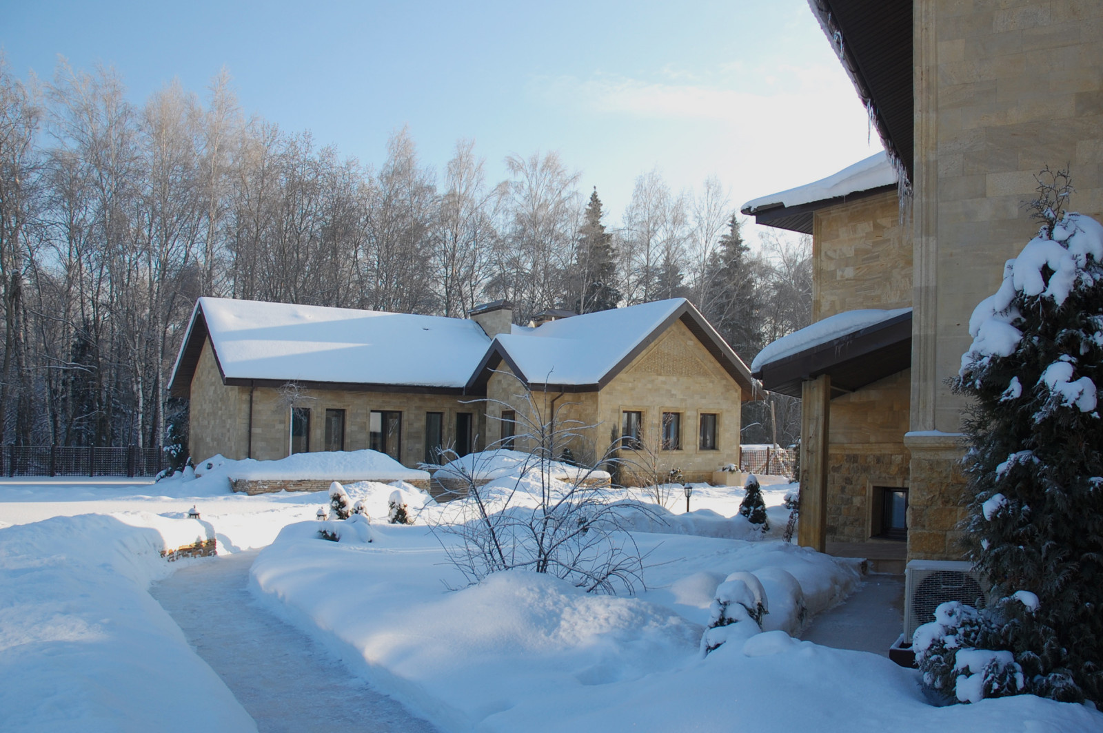 отдельно стоящий бассейн (124м2)