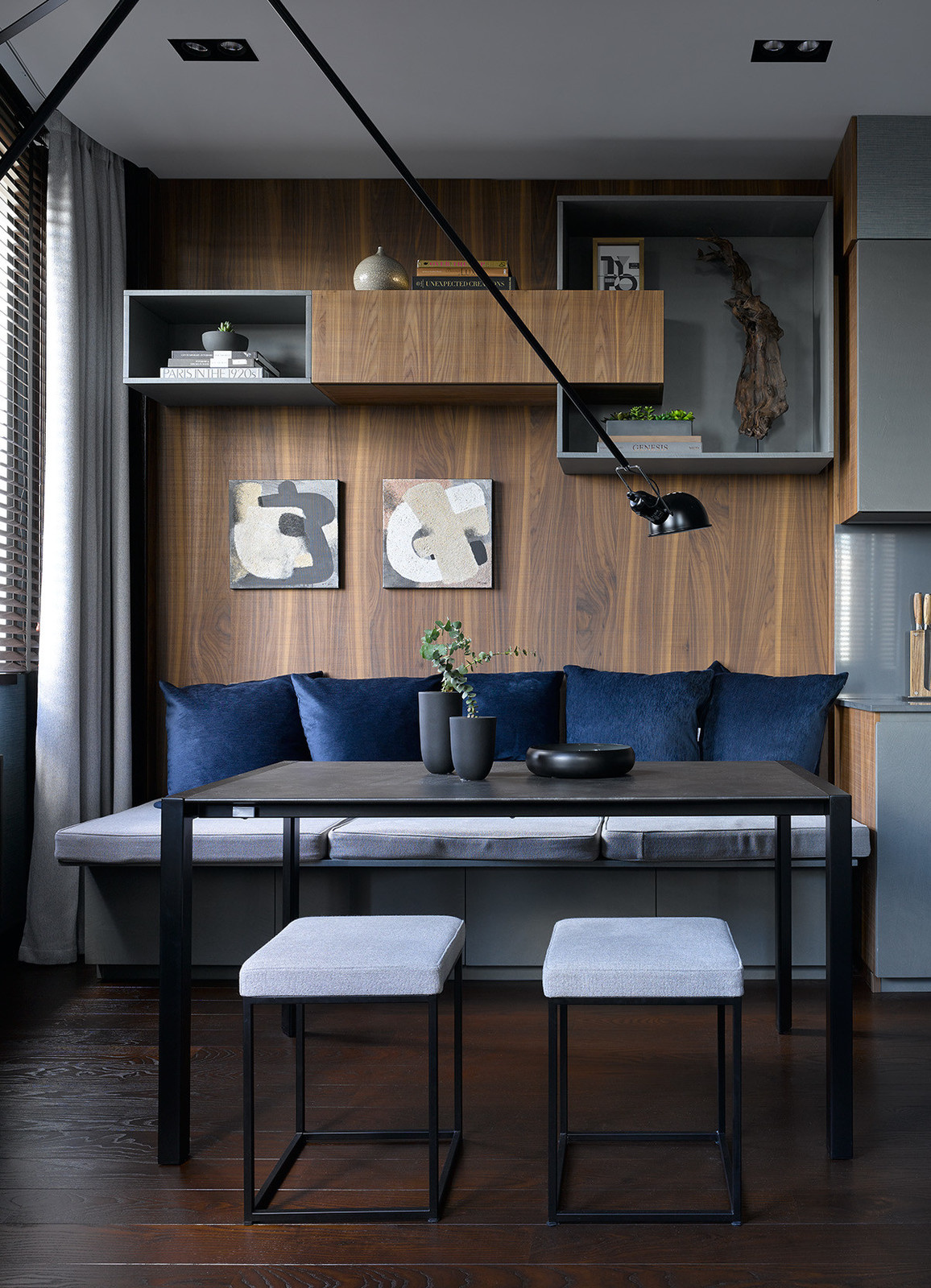 Houzz тур: Квартира с пятью (!) окнами в гостиной