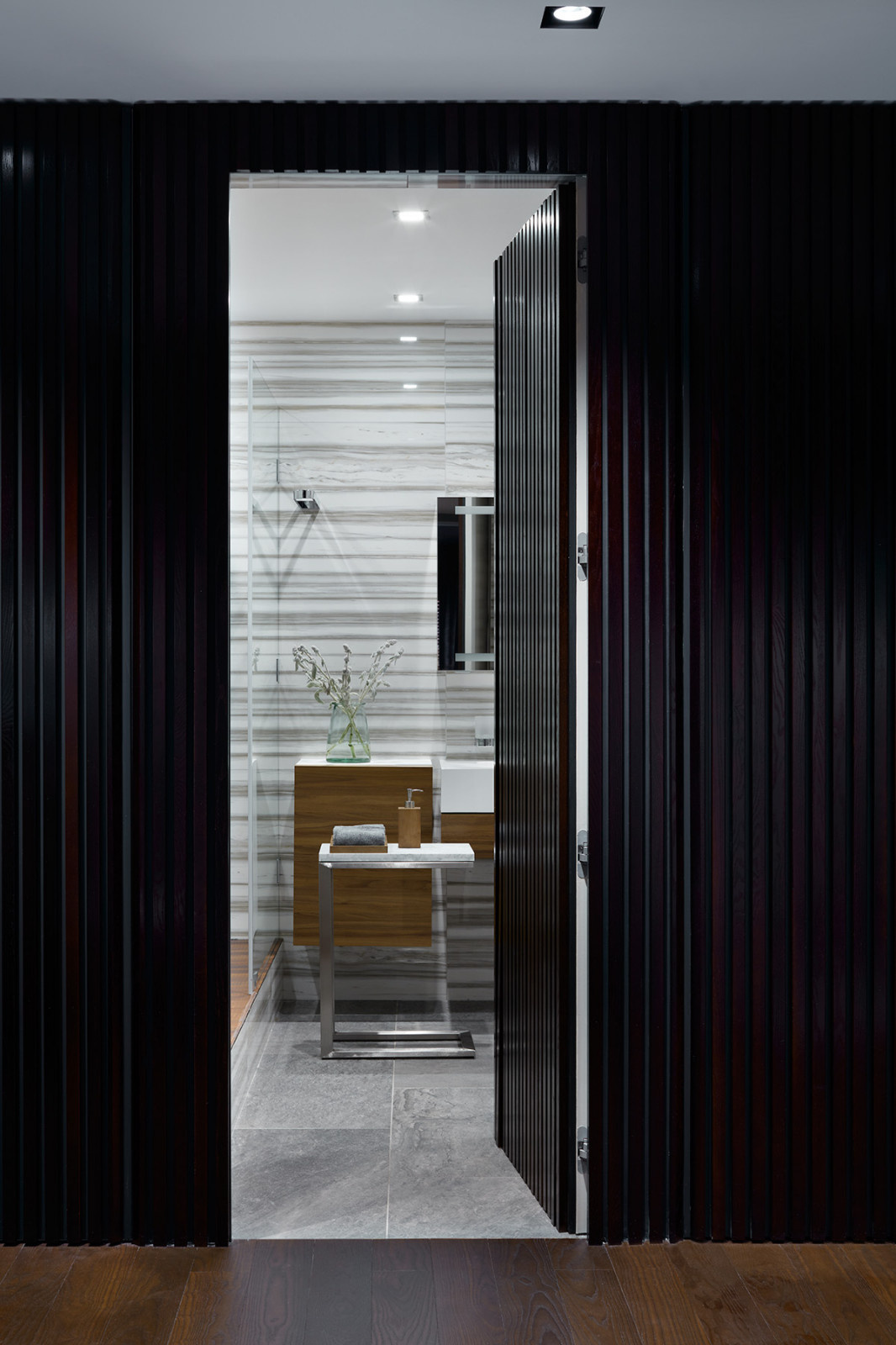 Houzz тур: Квартира с пятью (!) окнами в гостиной