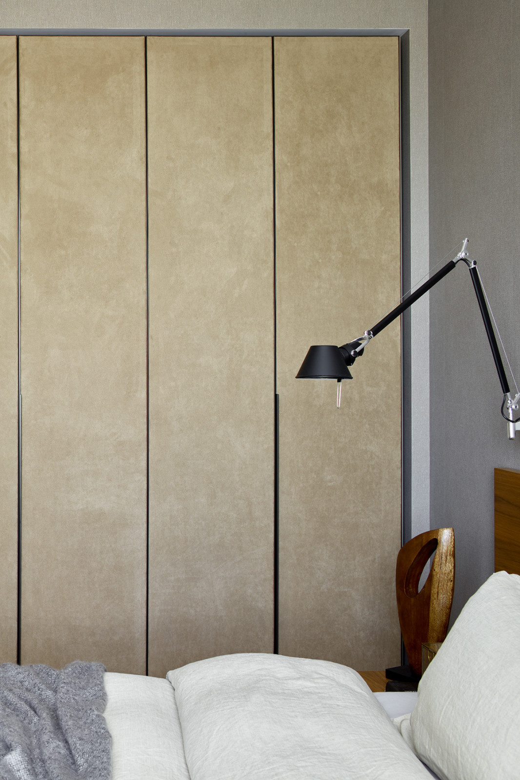 Houzz тур: Квартира с пятью (!) окнами в гостиной