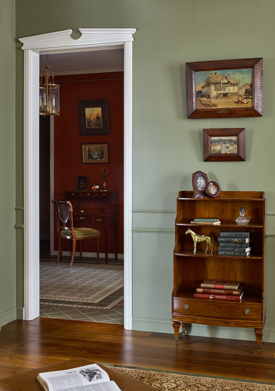 Houzz тур: Классическая квартира в насыщенных тонах