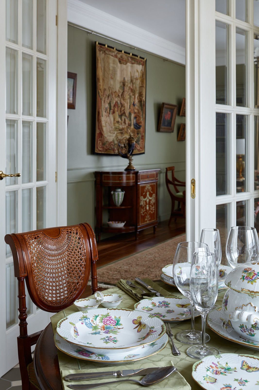 Houzz тур: Классическая квартира в насыщенных тонах