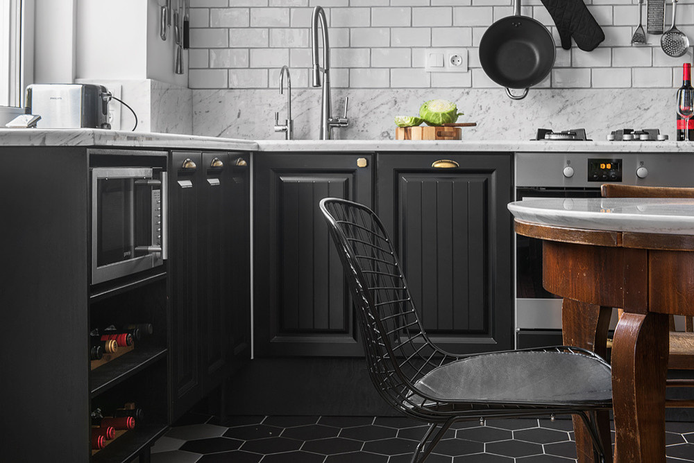 Вопрос: Где поставить микроволновку на кухне