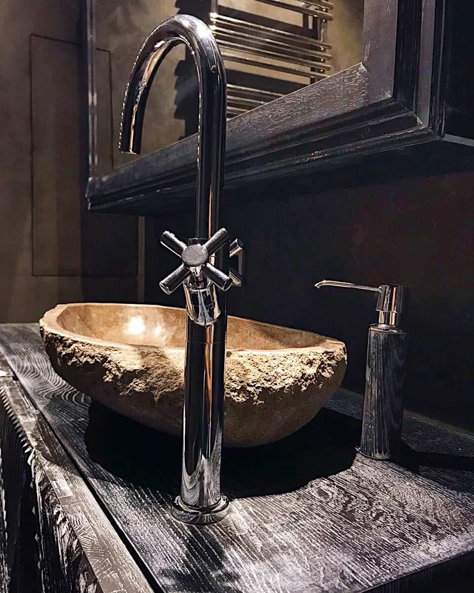 Тумба в ванную комнату на заказ из массива дуба