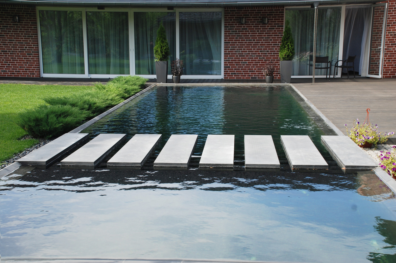 Современный сад в КП "Променад"