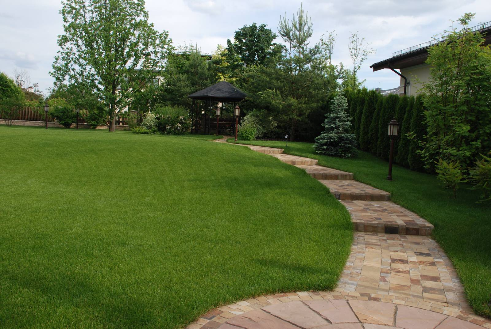 Сад в КП Миллениум Парк