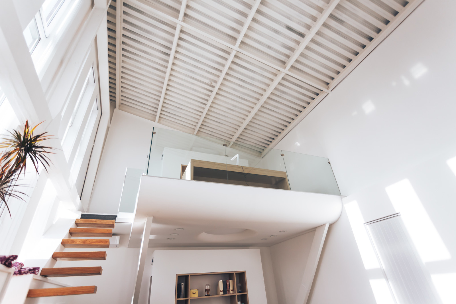 Обложка проекта: Натяжные стены и натяжные потолки в лофте