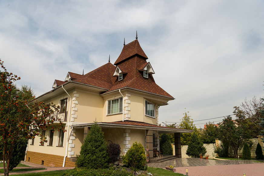Гибкая черепица ТЕХНОНИКОЛЬ SHINGLAS, коллекция КАДРИЛЬ, цвет ЯШМА