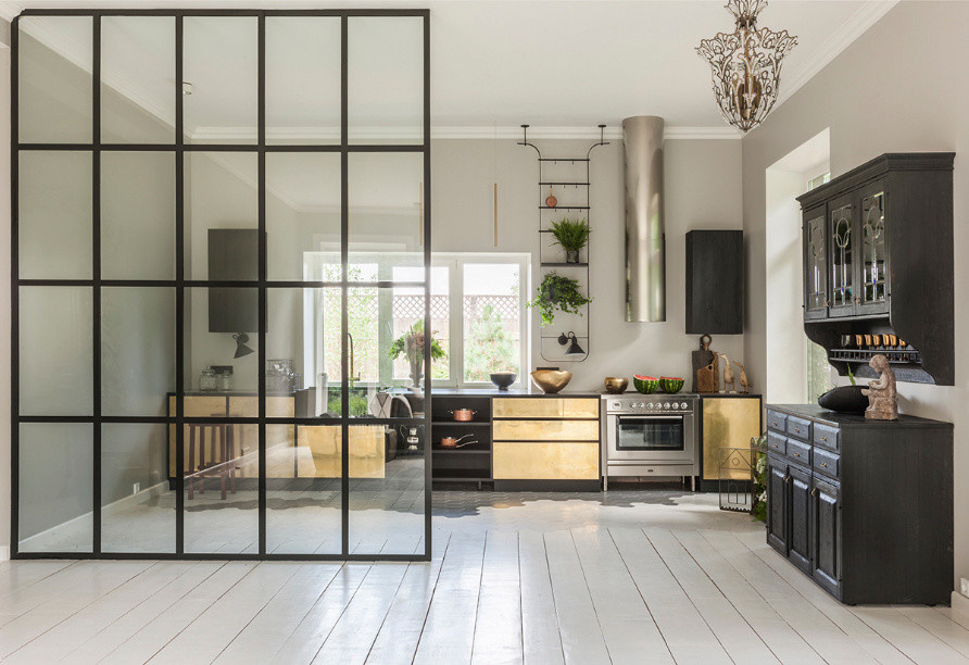 Обложка альбома: интерьеры