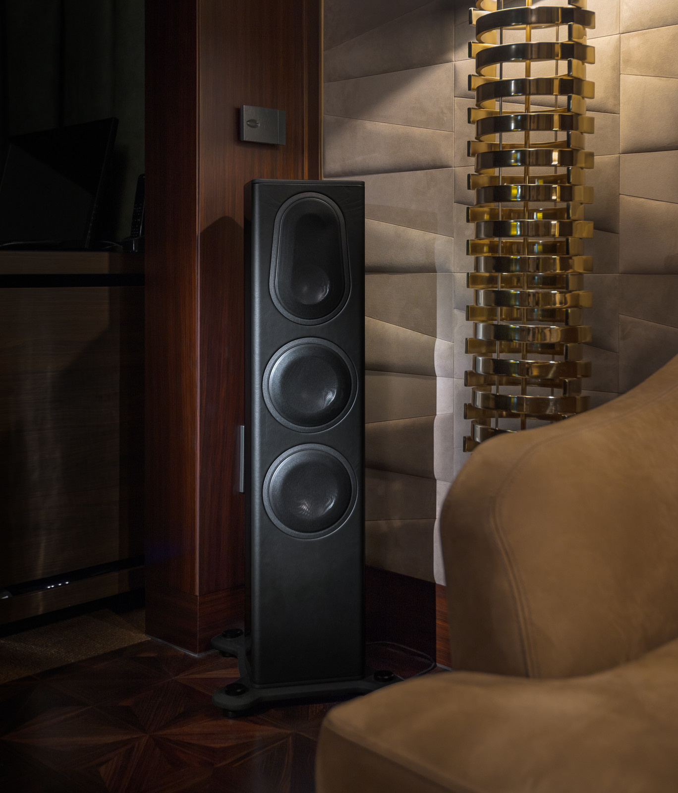 Квартира в темном стиле