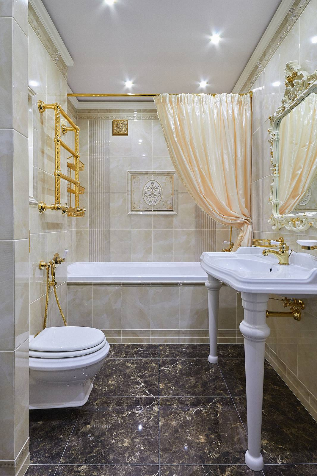 квартира "WHITE & GOLD"