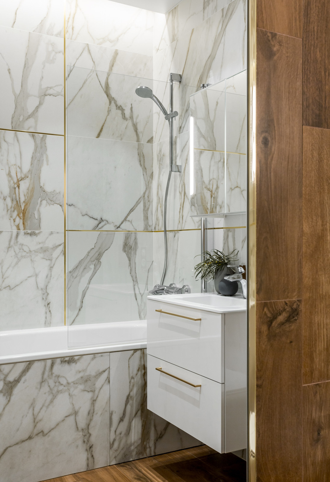 Golden Line Apartment