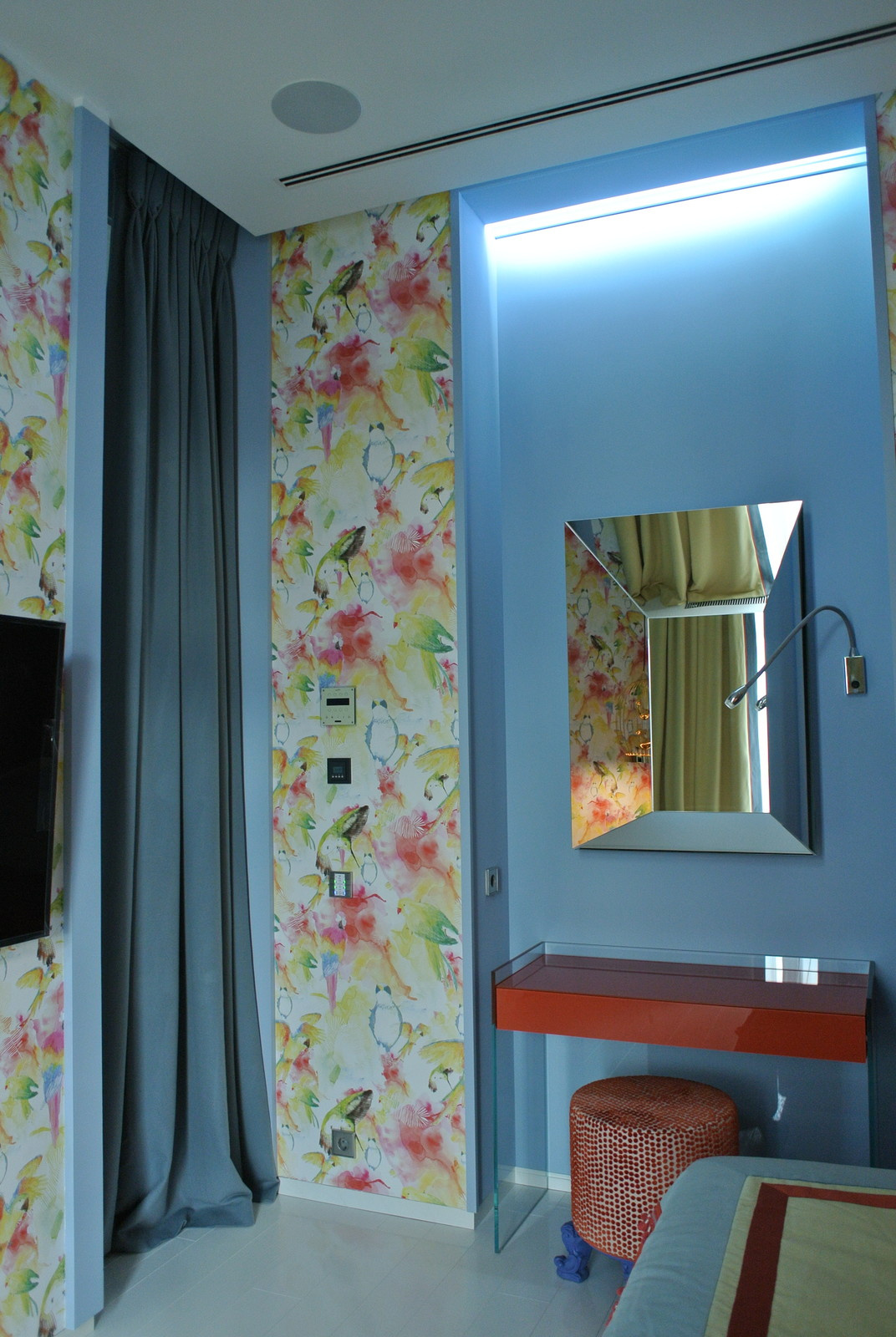 Joyful INTERIOR