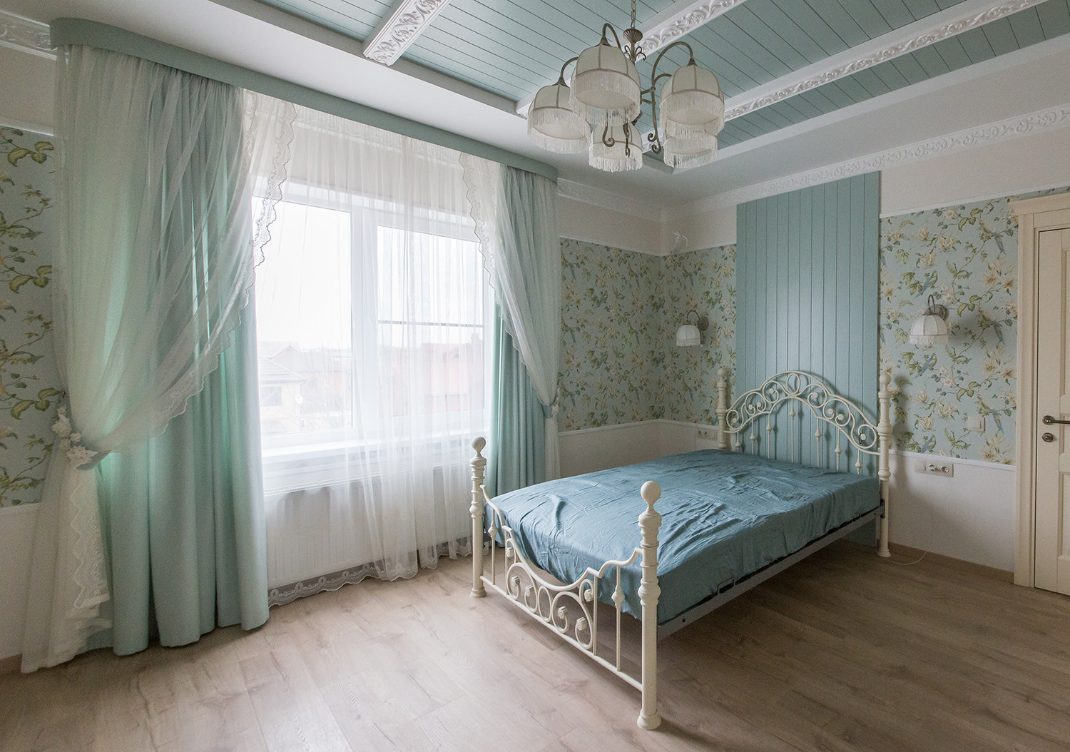 фото реализованного проекта спальни в двухуровневой квартире
