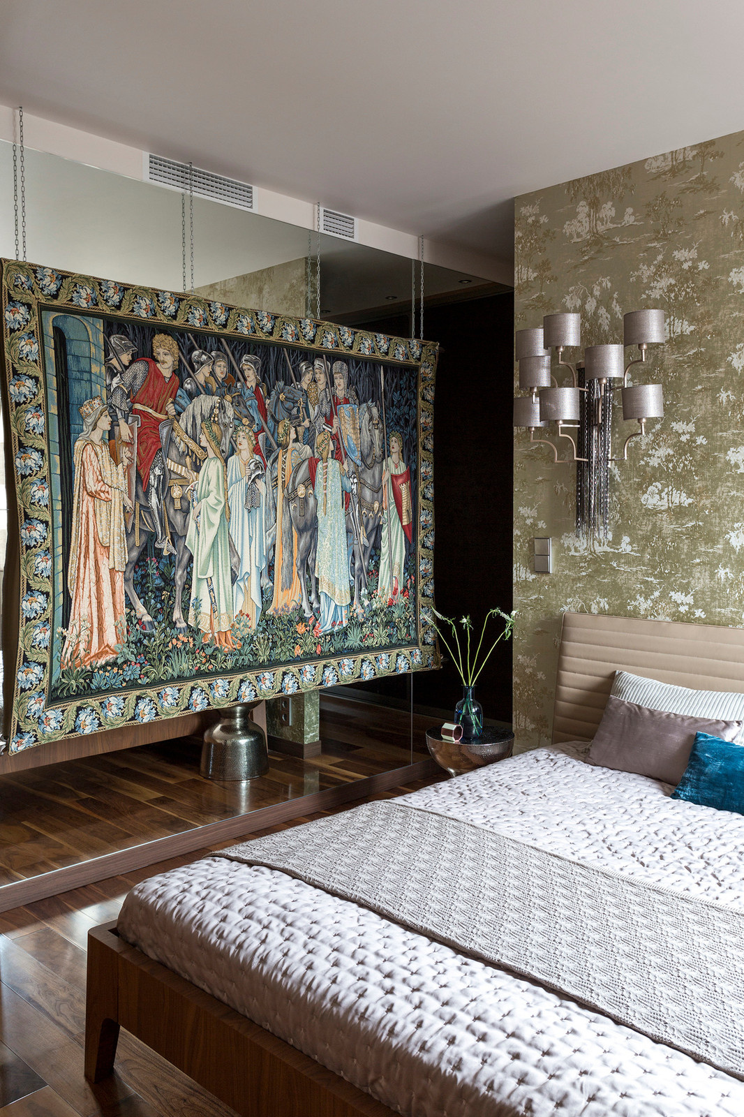 История о нем