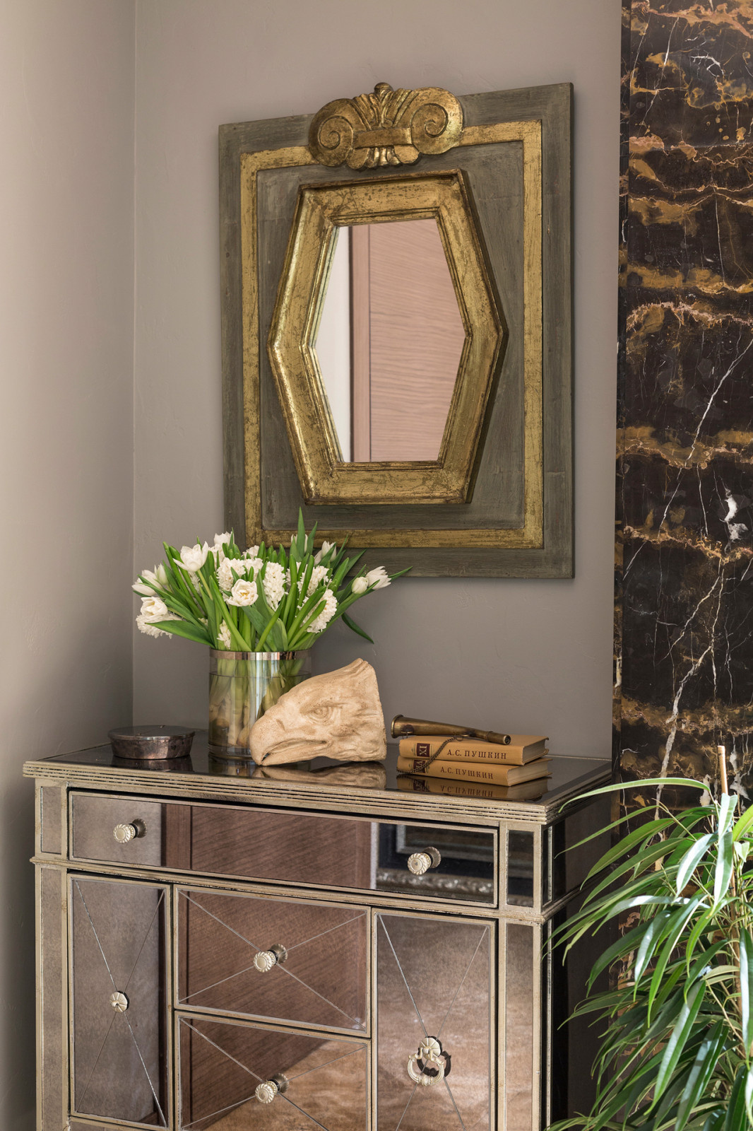 История о нем